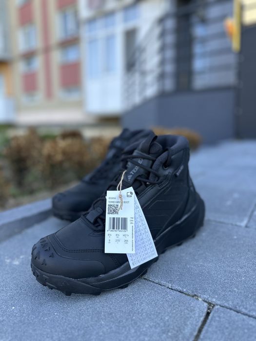 Оригінальні зимові черевики Adidas Terrex Winter Boot Mid Lea ID2859