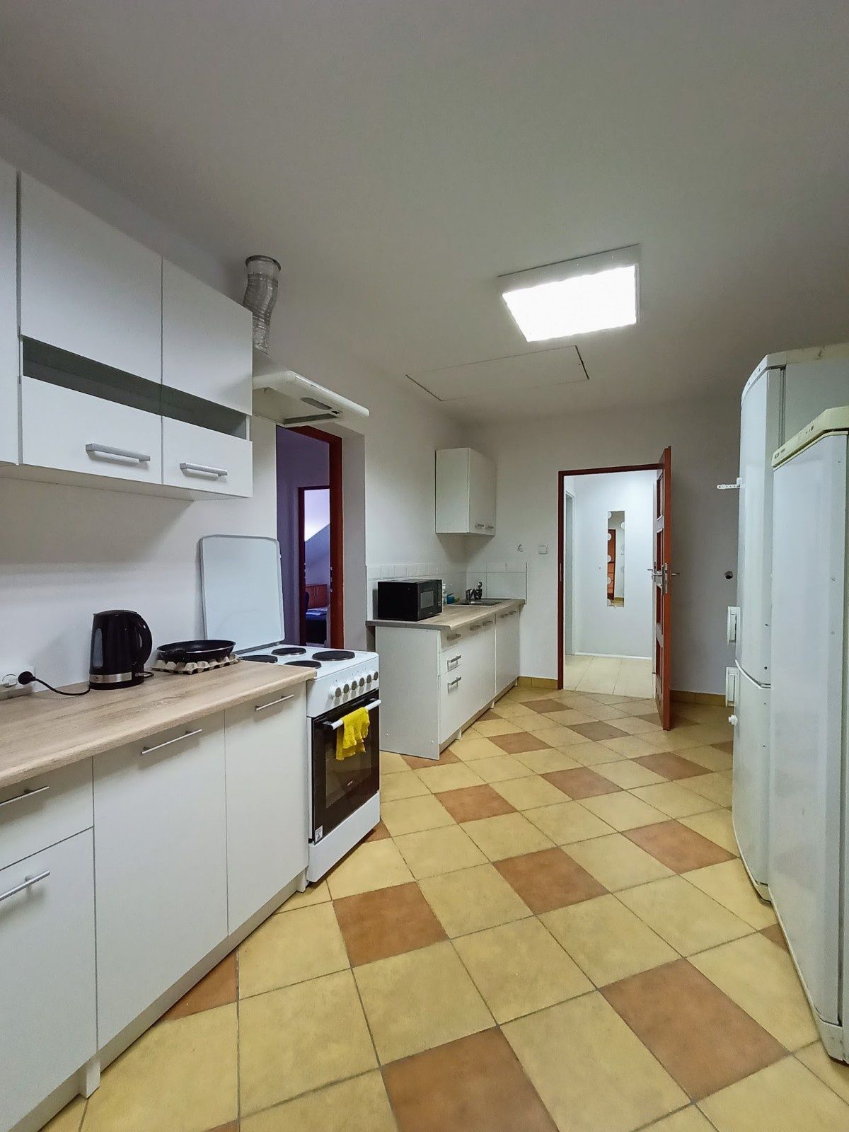 Sprzedam wyposażenie hostelu