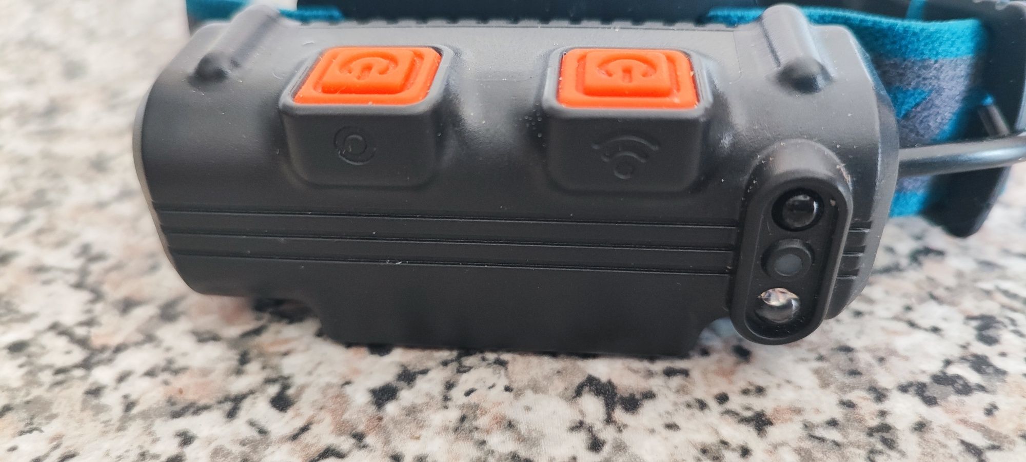 Lanterna de cabeça com sensor de movimento