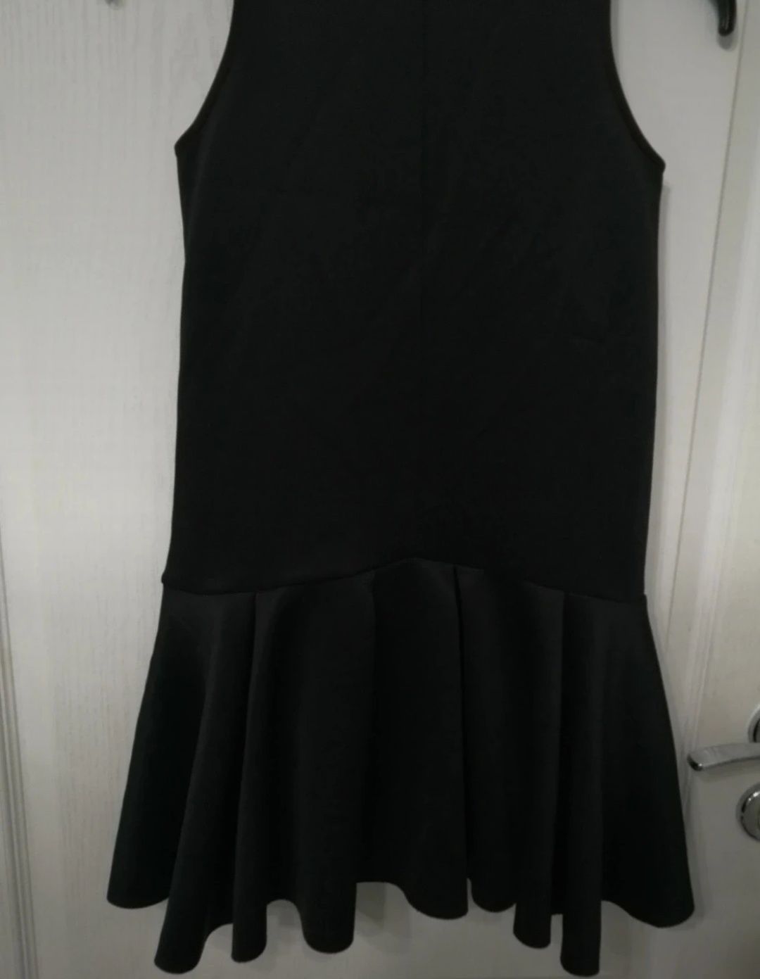 Czarna sukienka Reserved 140