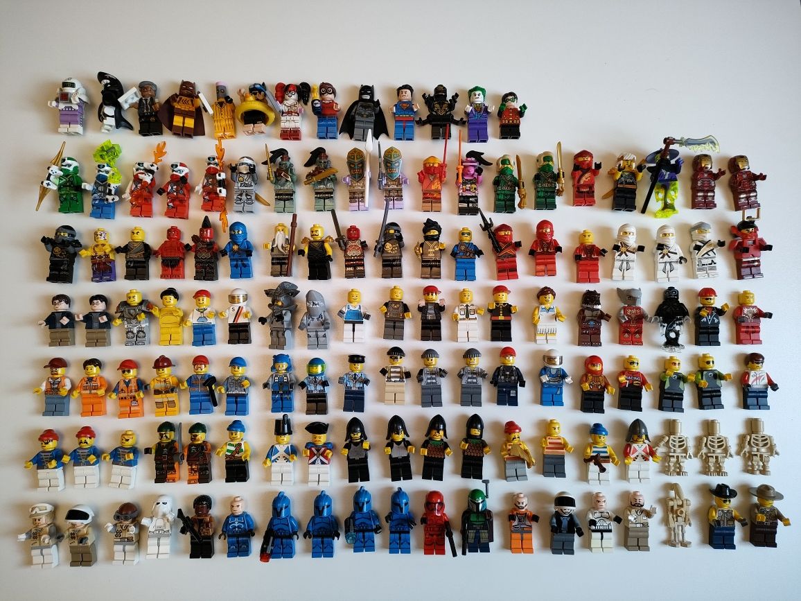 LEGO Minifigurki 127 szt