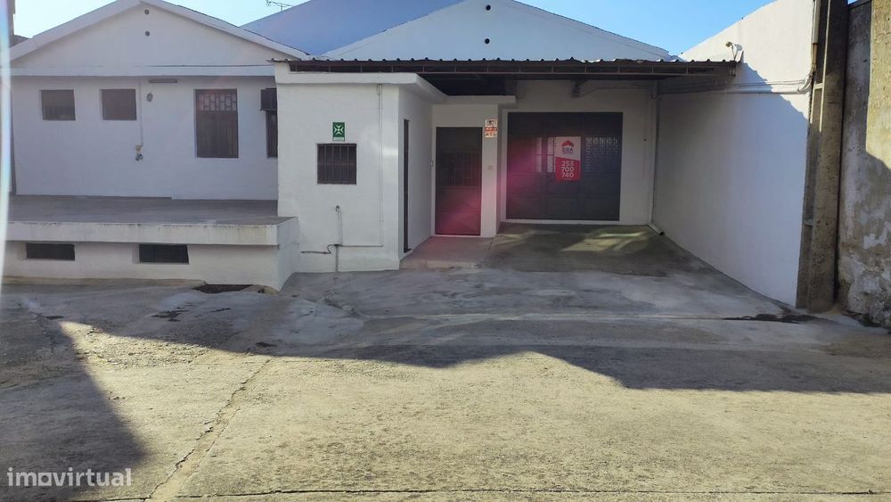 Armazém industrial em Fafe