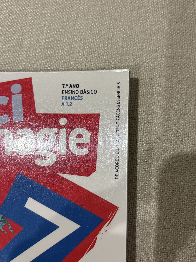 Livro francês Ici magie 7