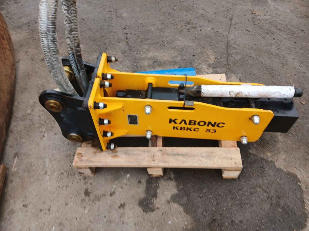 Mlot do koparki 2,5-4t hydrauliczny KBKC  190kg wyburzeniowy