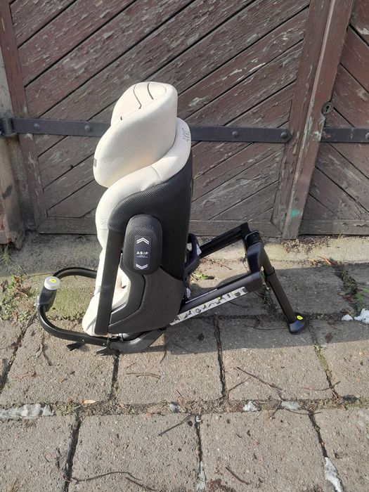 Fotelik samochodowy AXKID ONE