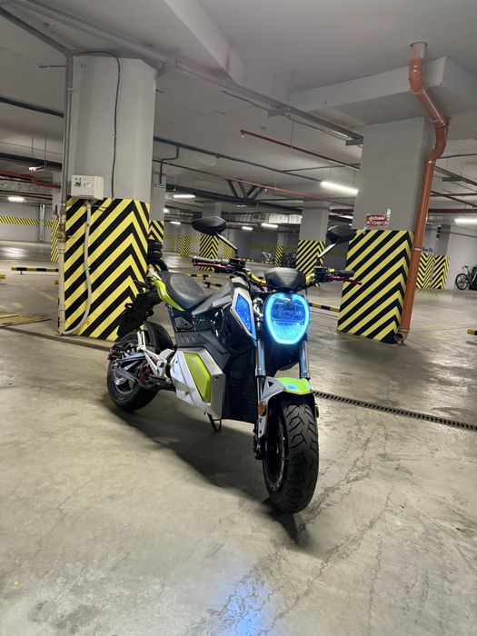 Электромотоцикл 10000w ,ременой привод ,центральный мотор Like.Bike G6