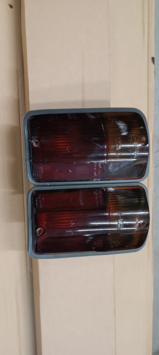 Fiat 126p lampy tylne elegant czarna folia lewą i prawa