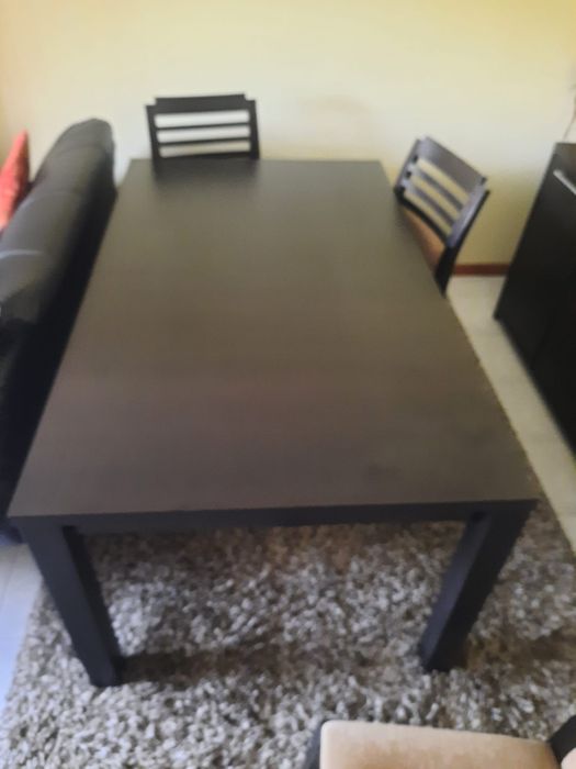 Mesa e 4 cadeiras