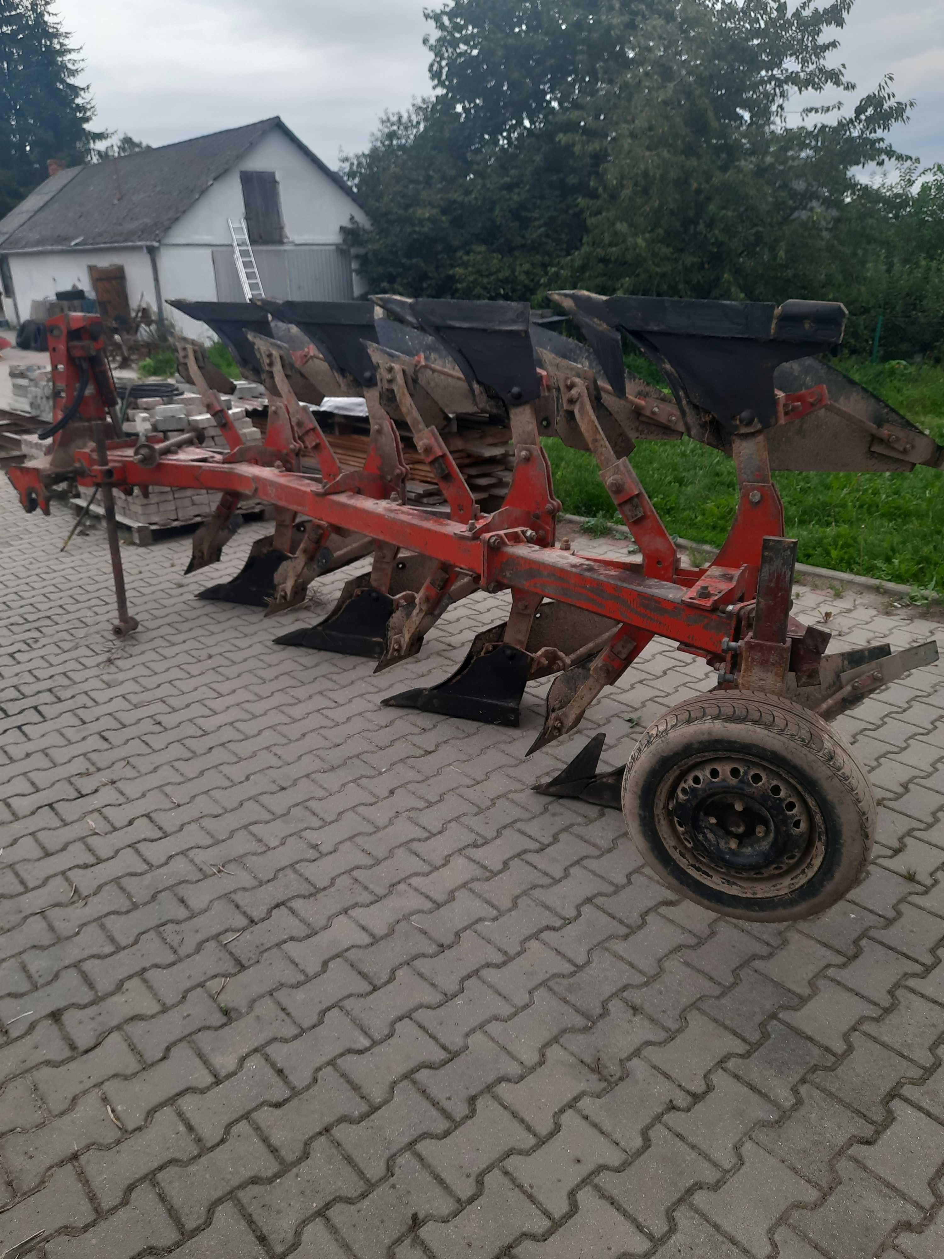 Pługi Gregoire Besson 3+1
