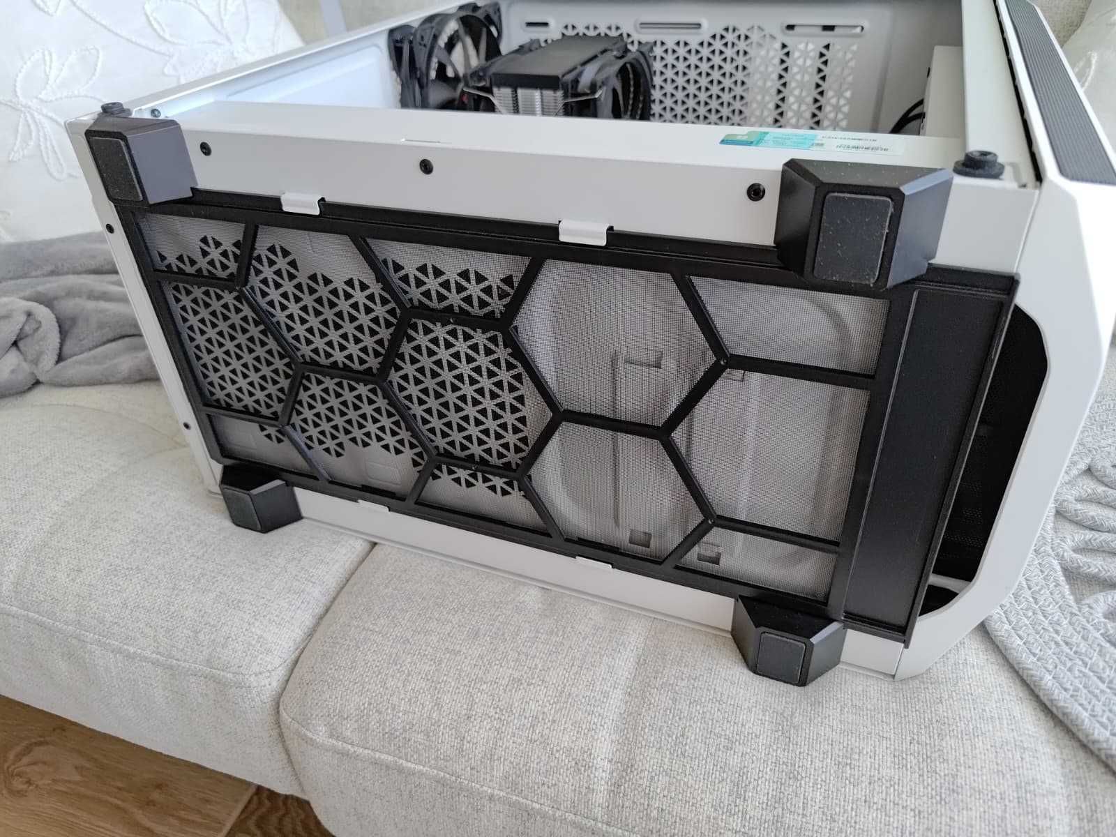Komputer PC Ryzen 7 / Vega 56 / 16GB RAM / WiFi / Windows 11 Pro
