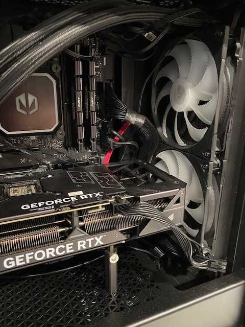 Komputer stacjonarny–i5-14600K/RTX 4070 NVME 1TB/32 GB RAM/ASUS TUF