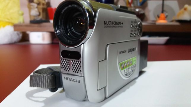 Видеокамера HITACHI (хитачи) DVDCAM
