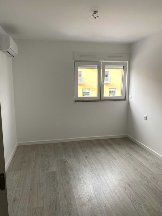 Alugo T1 Novo junto ao Glícinias