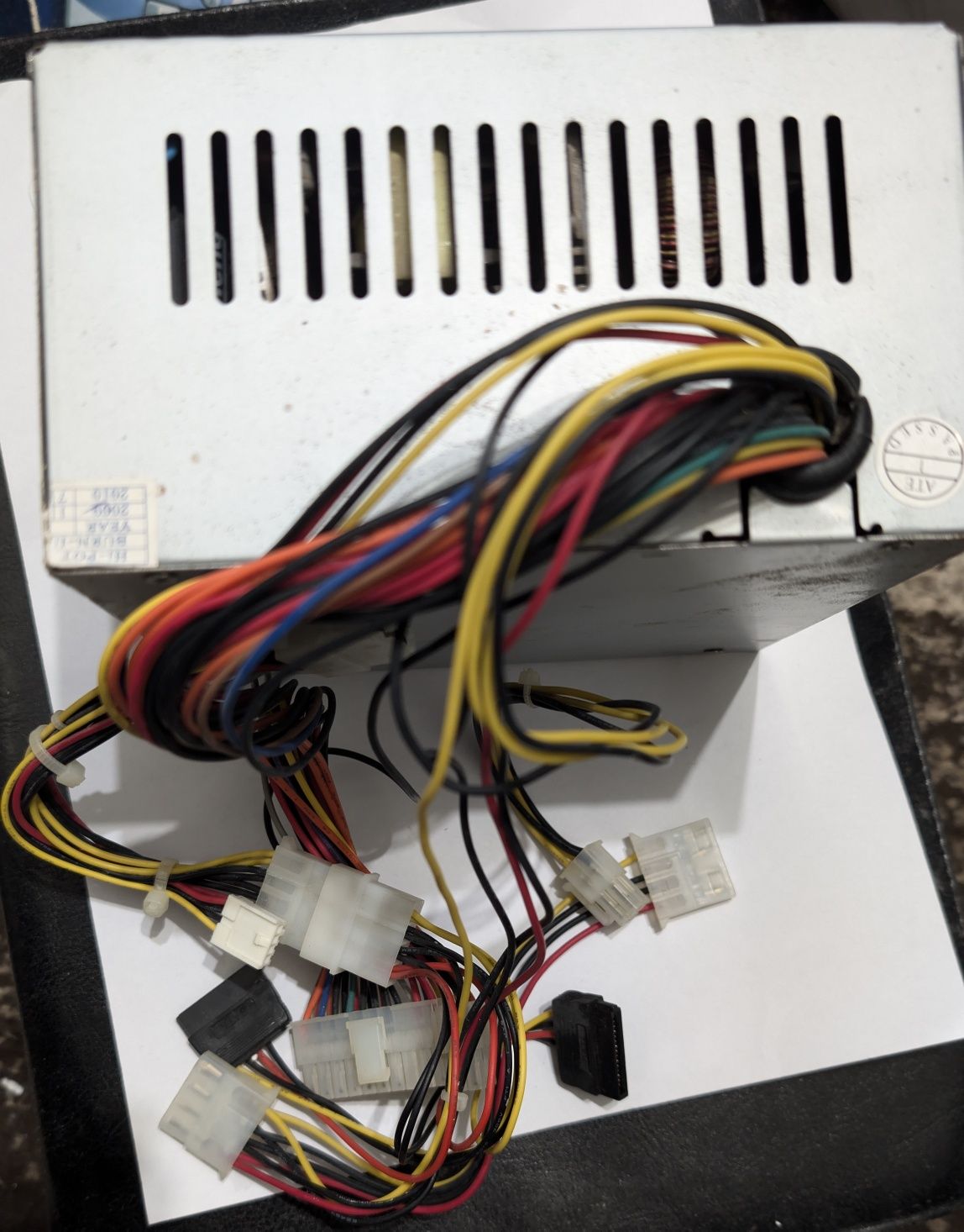 Продам комп'ютерний блок живлення  Sparkman SM 400 w