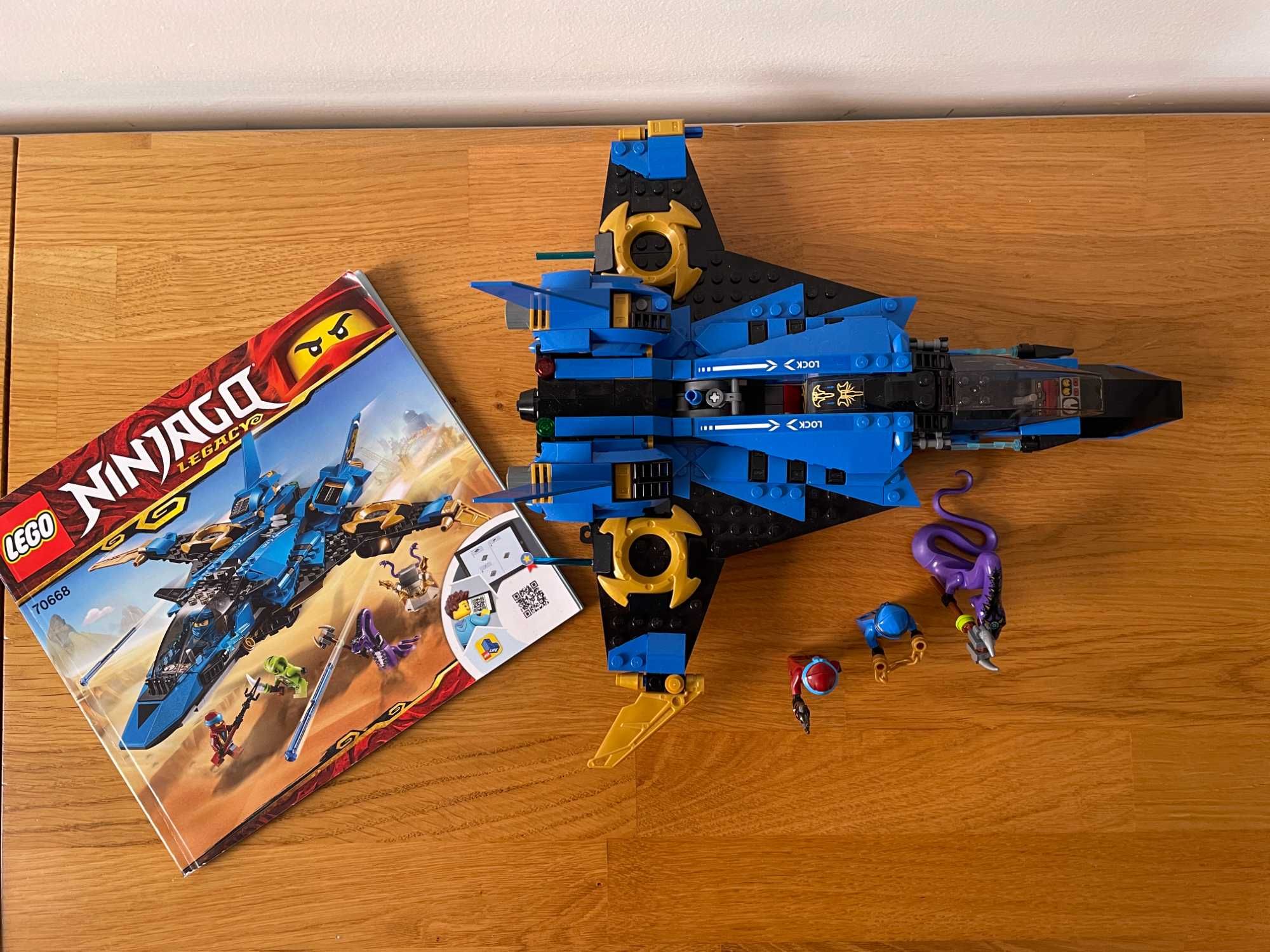 Lego Ninjago - Storm Fighter do Jay - 70668