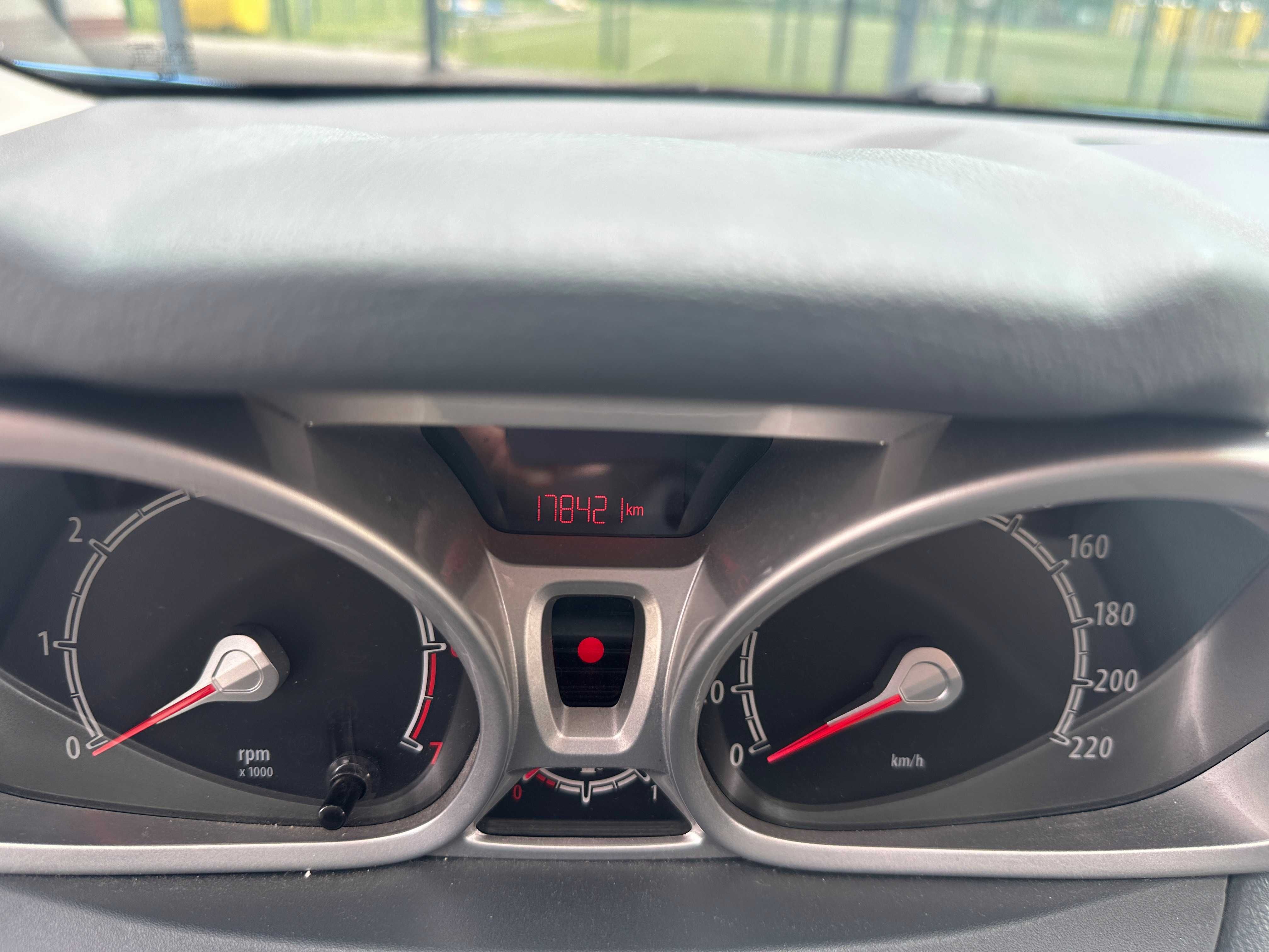 Śliczny Ford Fiesta MK7 1.25 60kW, 2009, Bezwypadkowy, Klimatyzacja