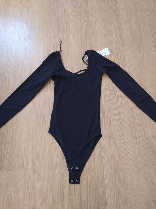 Body Stradivarius NOVO tamanho S (14 anos)