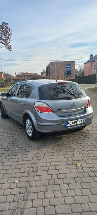 Авто опель астра н 2004 року
