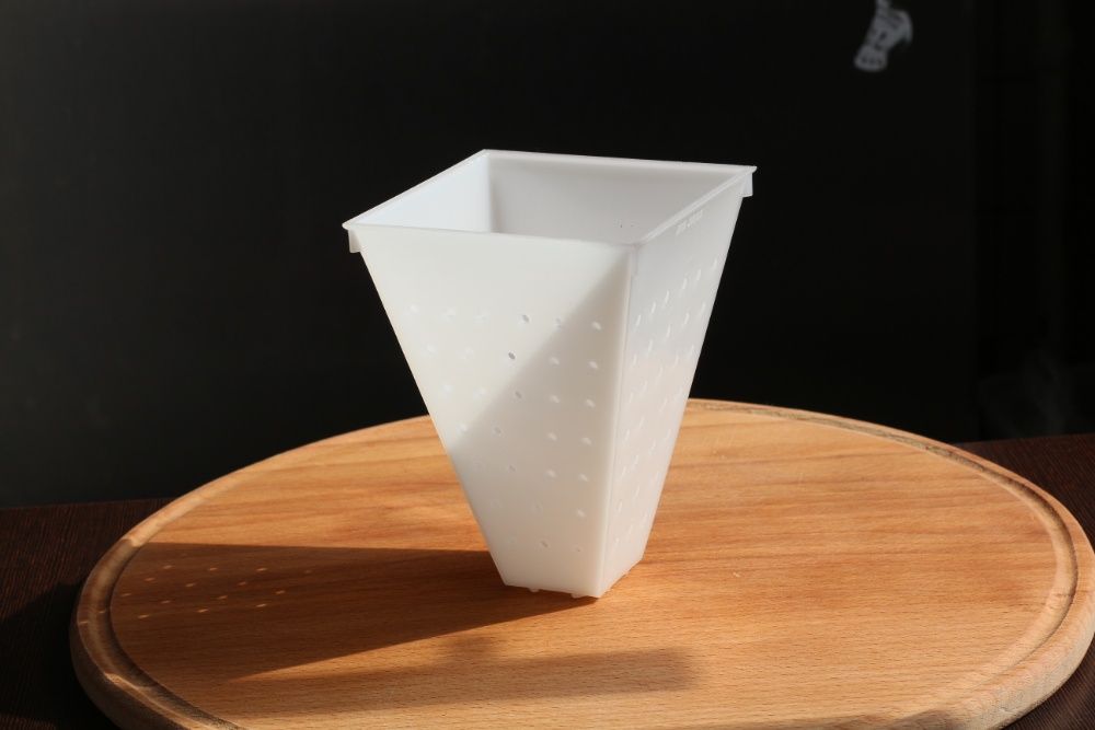 Продам форми для сиру Пуліньї, пірамідка