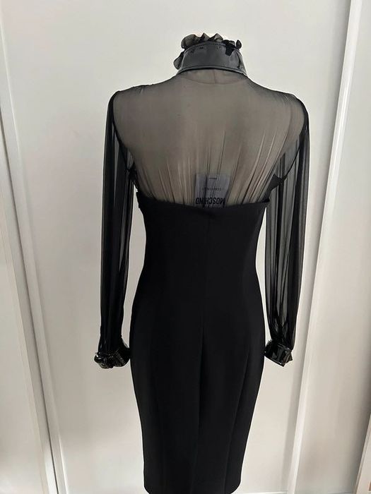 Moschino 40 S  Ma malutkie zaciągnięcie mało rzucające się w oczy