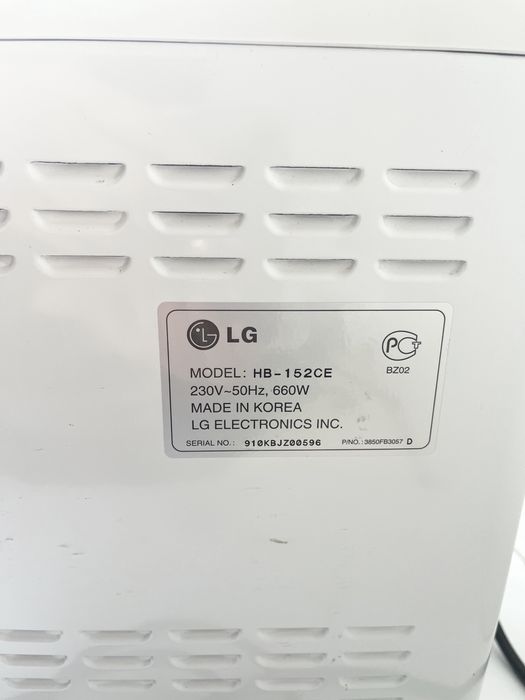 Хлібопічка з функцією замісу тіста LG