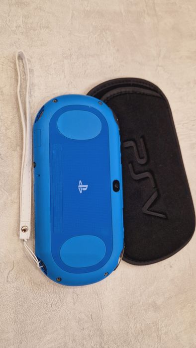 PS Vita Slim 64гиг + 70игр +чехол!