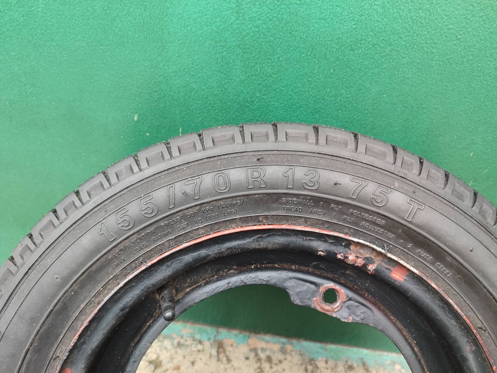 Продам колесо в сборе 155/70R13с новой резиной!!!