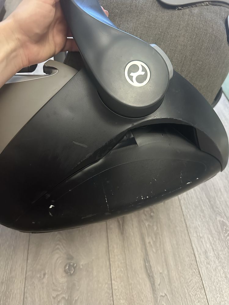 Автокрісло Cybex platinum Cloud Q
