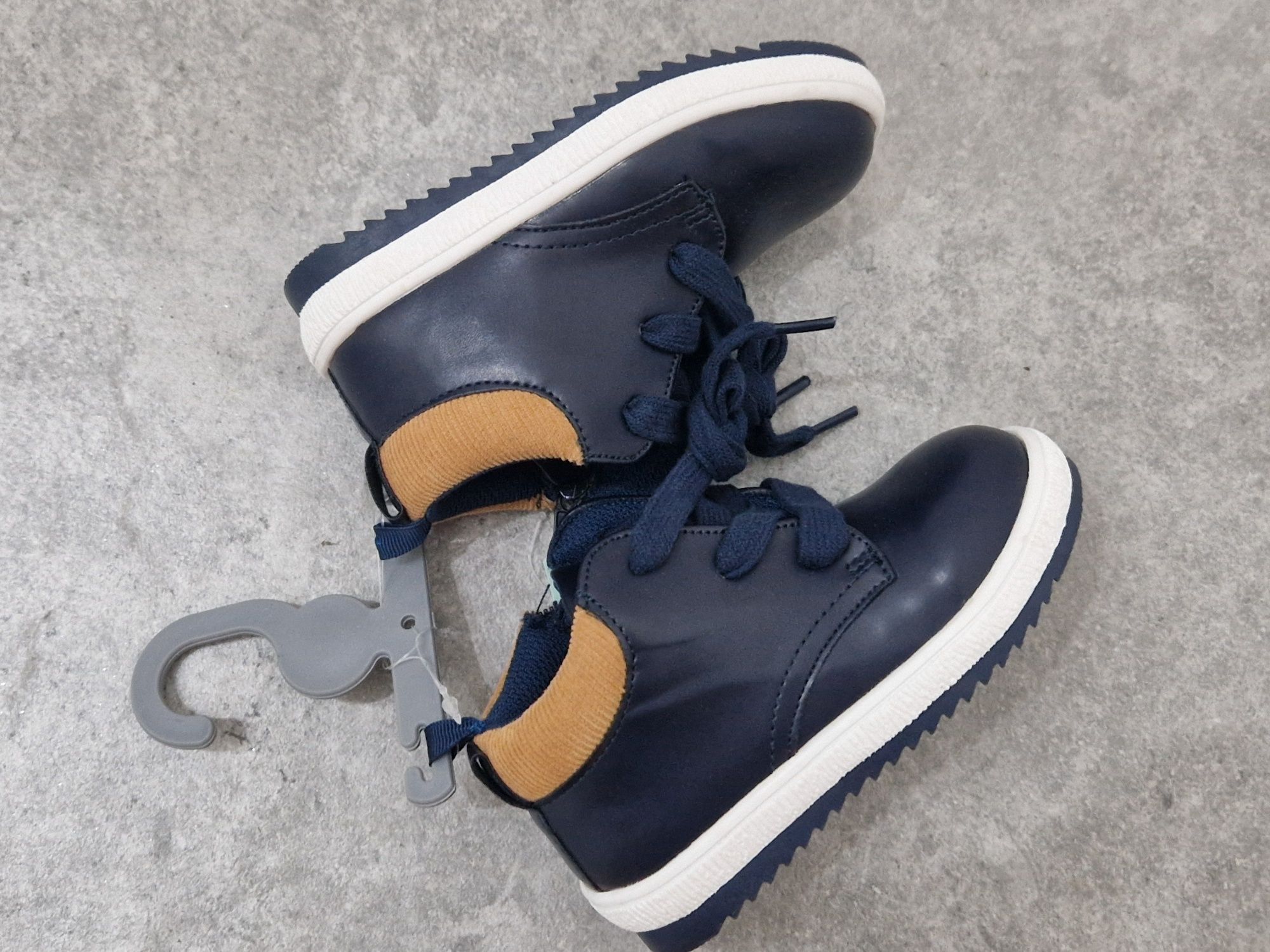 Nowe buty jesienne zimowe dla chlopca roz. 23