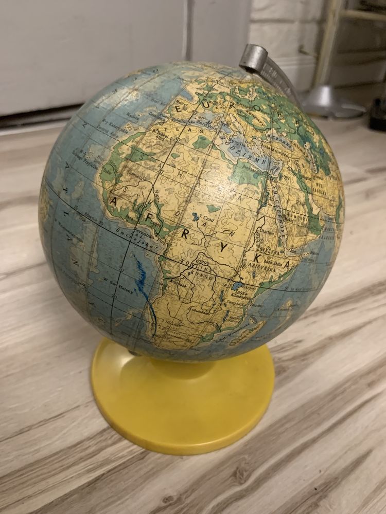 Globus vintage z epoki PRL