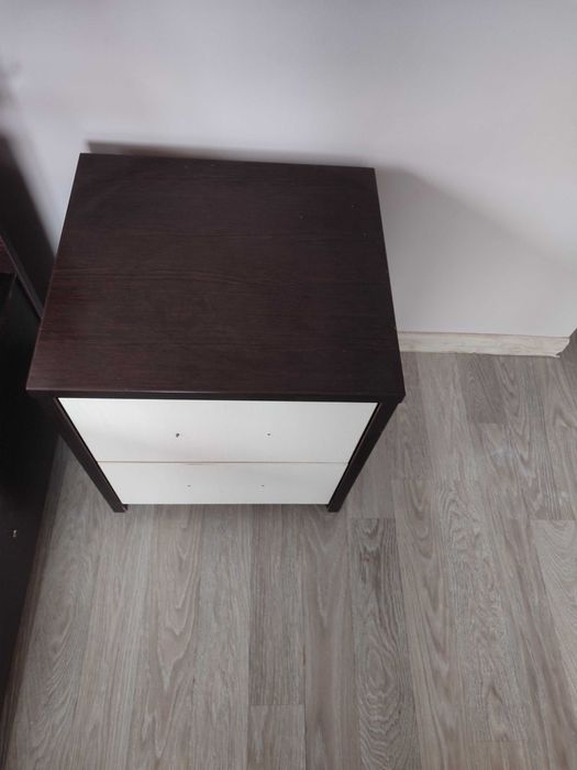 Продам столик, дзеркало,і тумбу