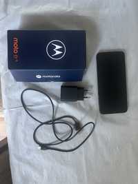 Motorola E13 ladowarka kabel usb opakowanie