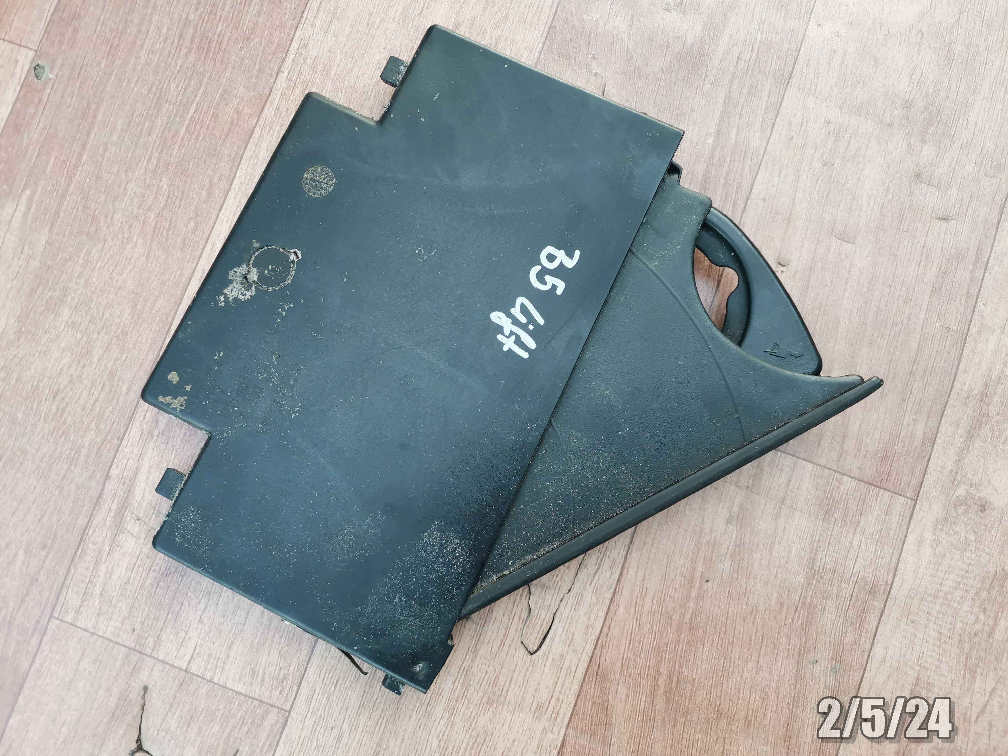 VW Passat B5 FL lift Uchwyt na kubki Cupholder