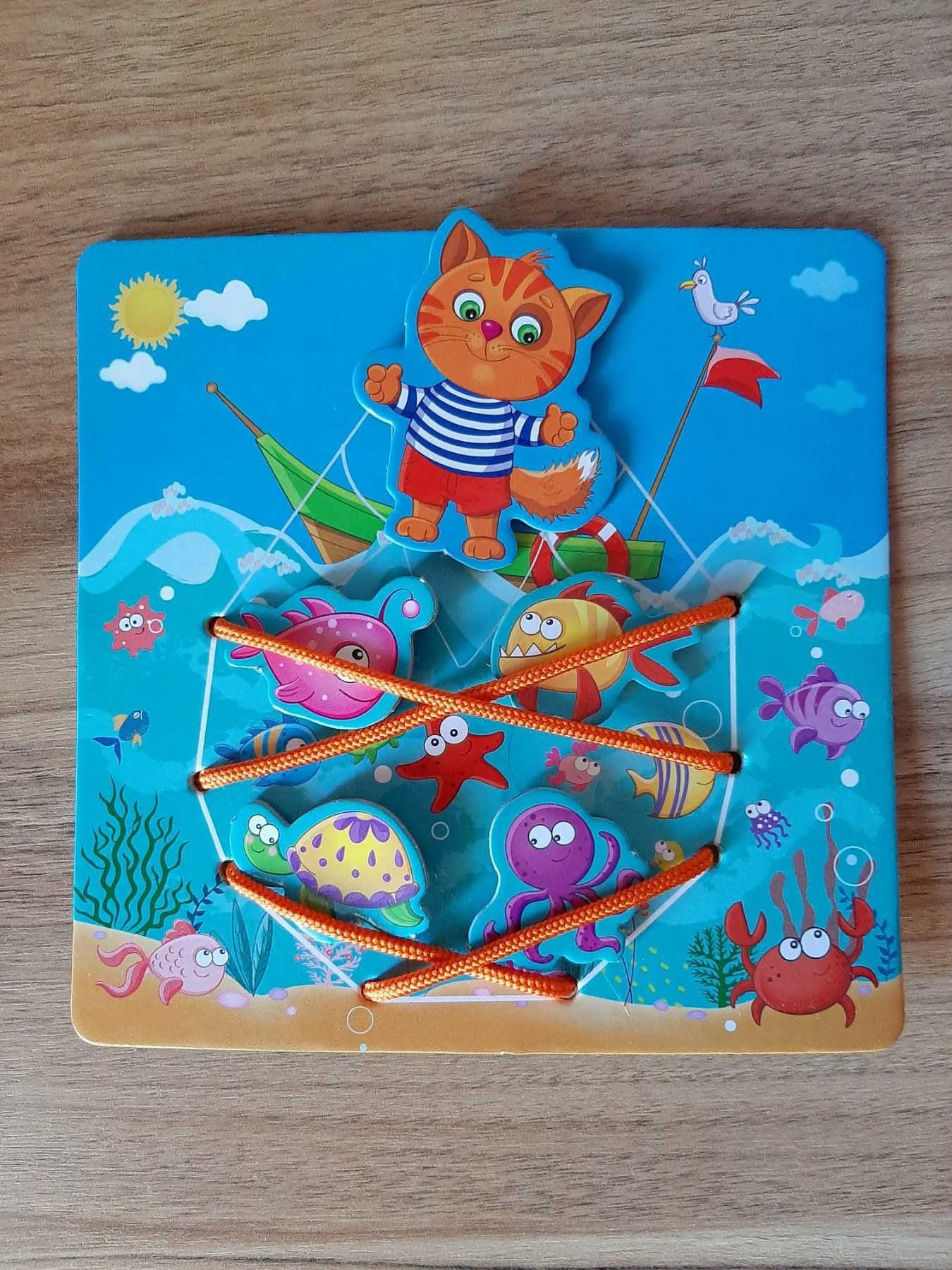 Игра шнуровка с липучками.