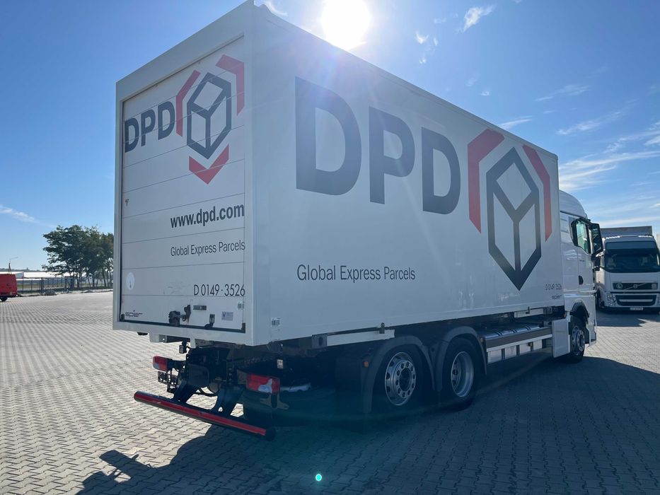 MAN TGX 26.470 6X2-4 LL BDF 2021 Промтоварний фургон-контейнер