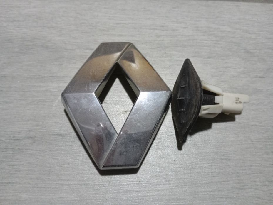 Эмблема Ляды Рено Меган 2