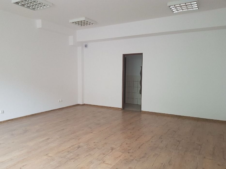Lokal handlowo uslugiwy w centrum Koscierzyny