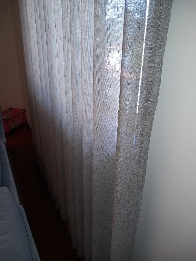 Cortinado com varão