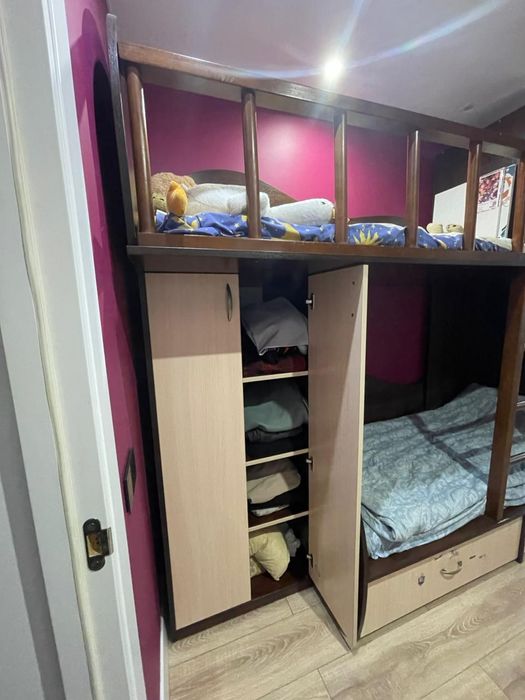 Двоярусне ліжко.  Двохповергове ліжко.  Дитяче ліжко