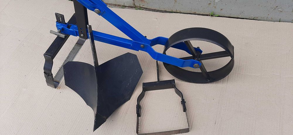 Культиватор Косуля ручний обробка землі плужок