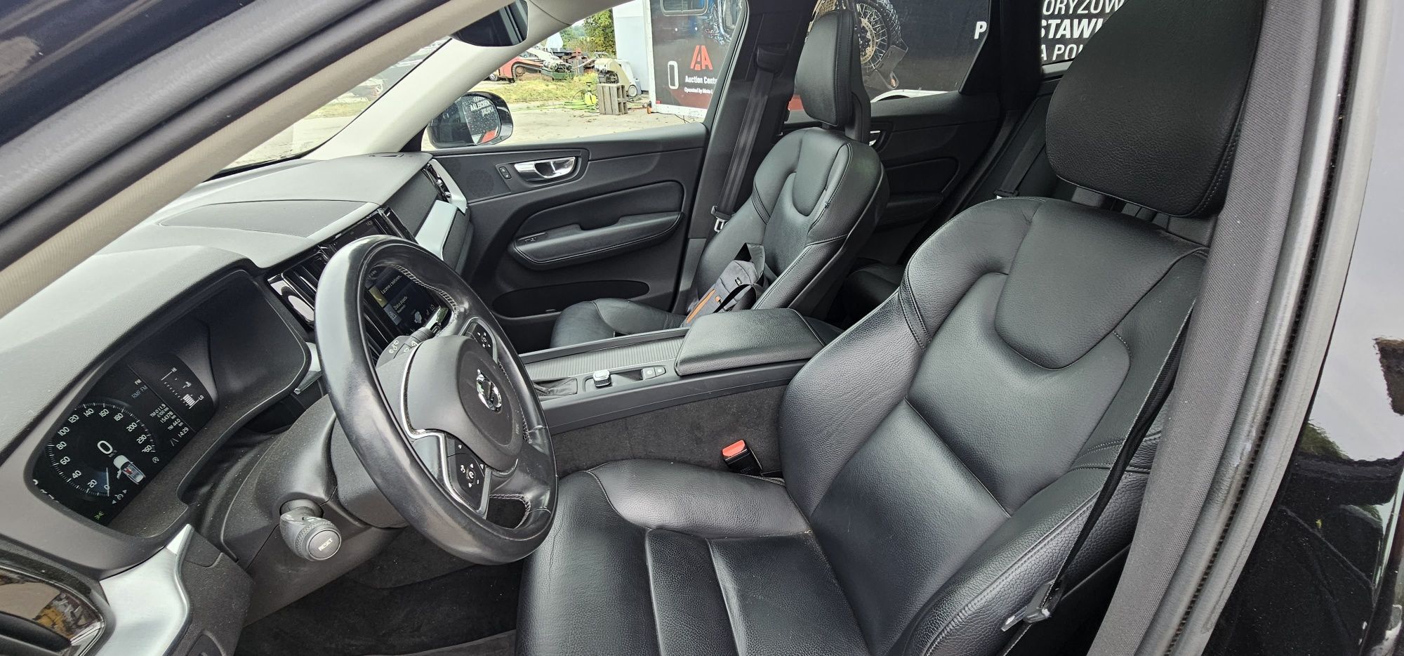 Volvo XC60 2.0 T5  2018  AWD automat  154tys km