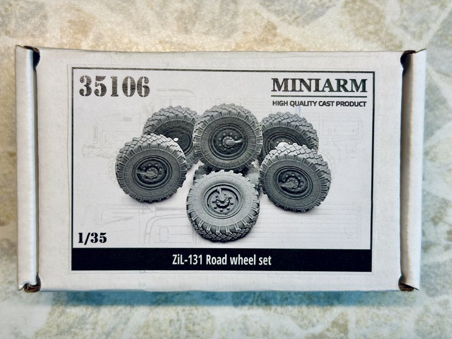 Набір смоляних колес для ЗіЛ-131 1:35 Miniarm 35106