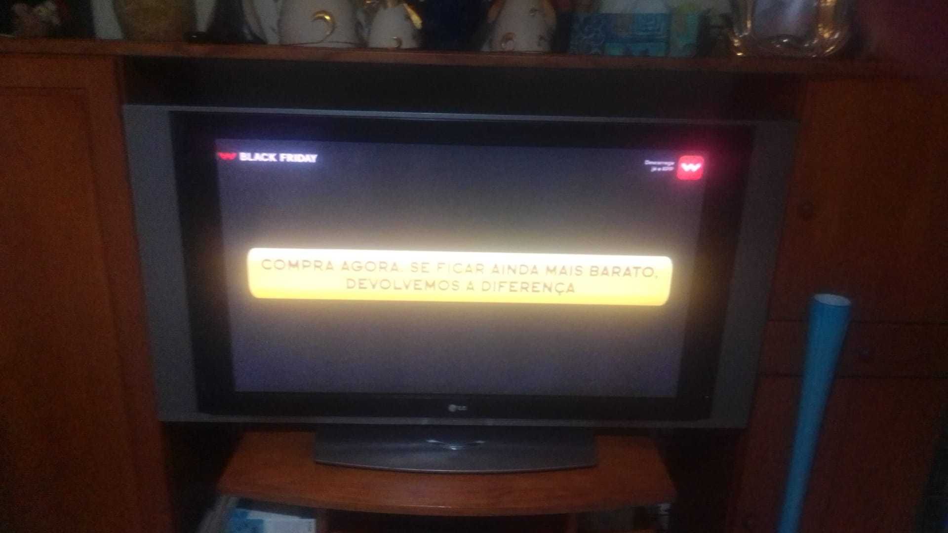 Plasma 42" marca LG com comando