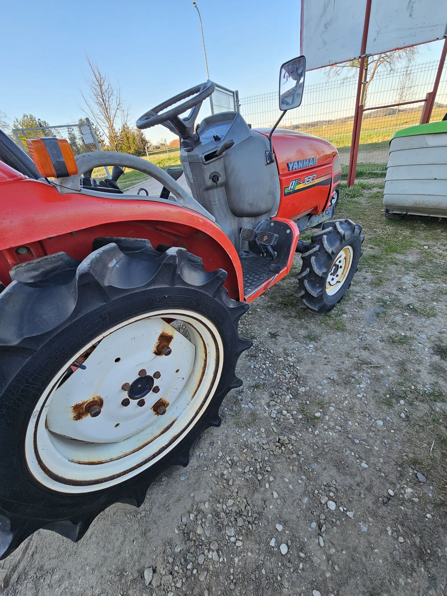 Mini traktorek  Japoński z napędem 4x4