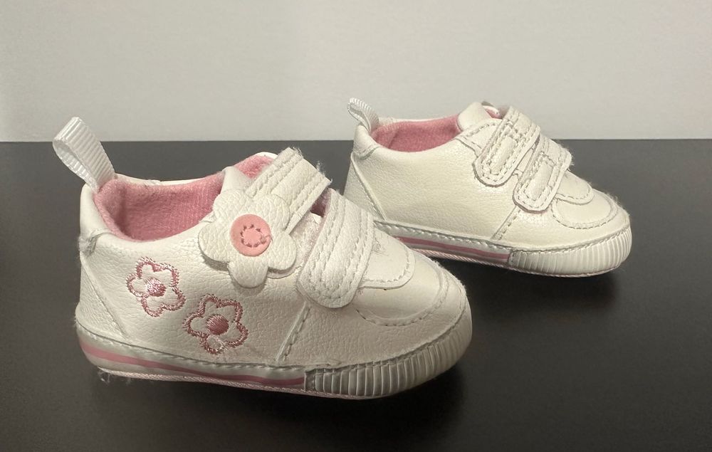 Sapatilhas Brancas / Rosa Recém-Nascido