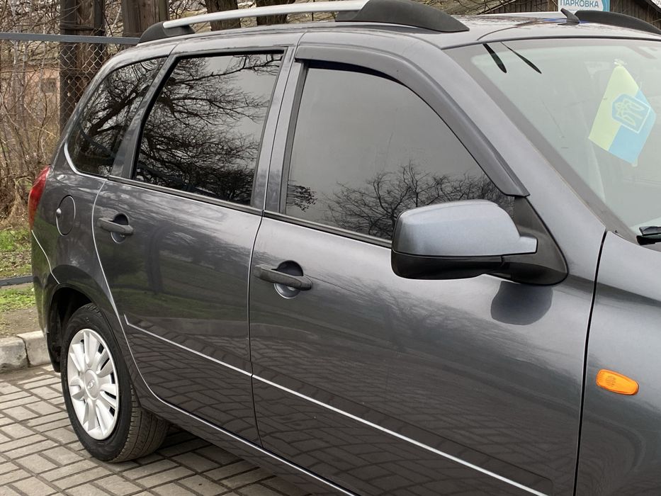 Продам Лада калина в идеальном состояние