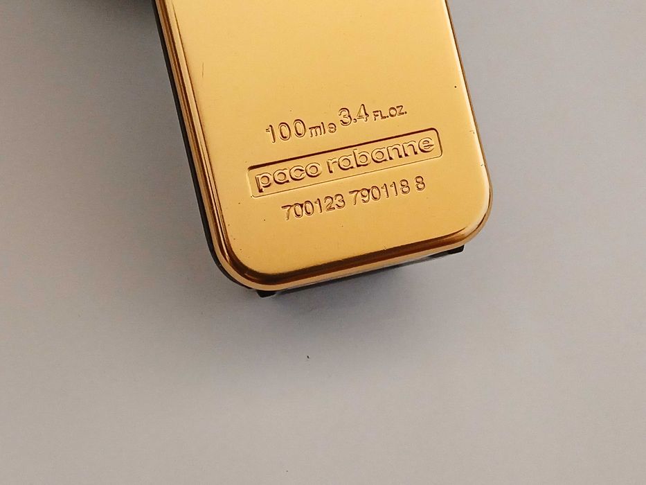 Recipientes dos Perfumes Paco Rabanne e Bvlgari
