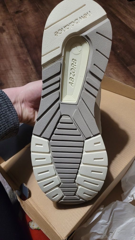 Białe  NewBalance