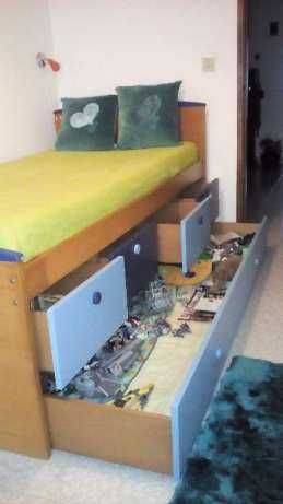 Cama 2 metros c/gavetão 4 gavetas (oferta de móvel+mesa de cabeceira)