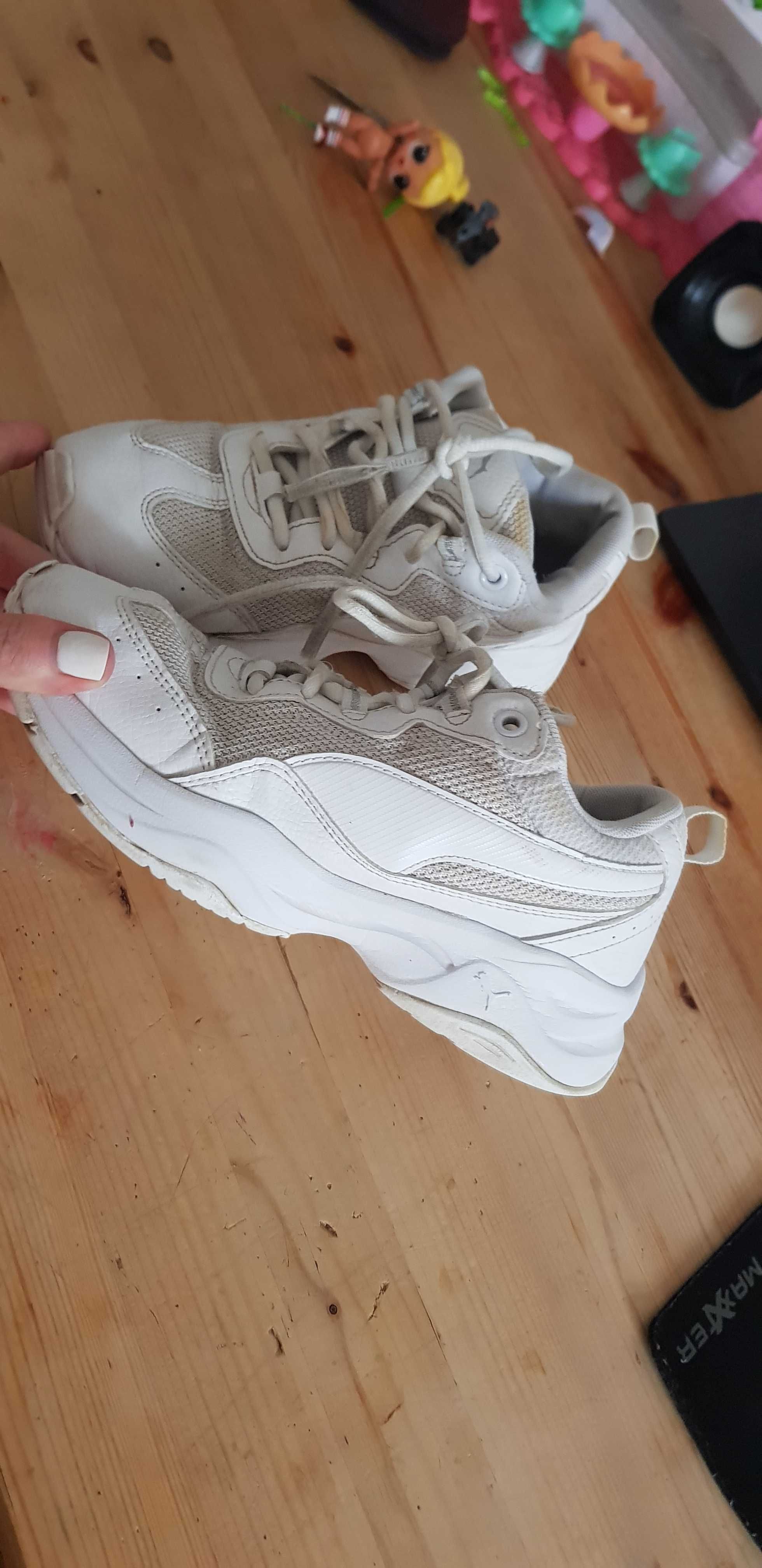 Snikersy Nike dla dziewczynki 35